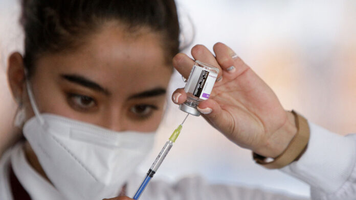 SEGOB arranca plan de vacunación antiCOVID para maestros en 25 estados; se aplicarán 2.7 millones de dosis