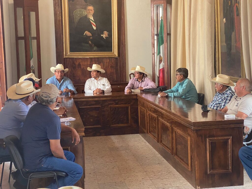 Alcaldes de Ciénegas y Frontera buscarán resolver problema de la saca salada