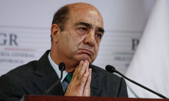 Detiene la FGR al ex procurador Jesús Murillo; se le vincula con el caso Ayotzinapa