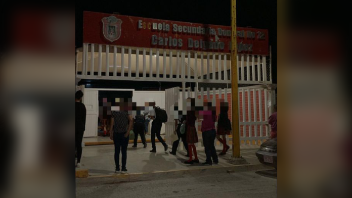 9 menores se intoxicaron con pastilla en secundaria de Torreón