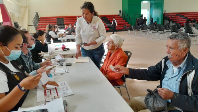 Inicia trámite de bancarización de adultos mayores en la Región Centro