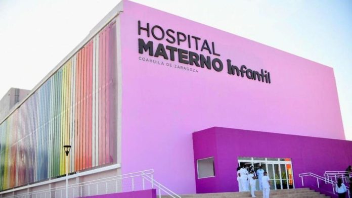 Bebé lucha por su vida en Saltillo tras sufrir quemaduras por descuido de sus padres