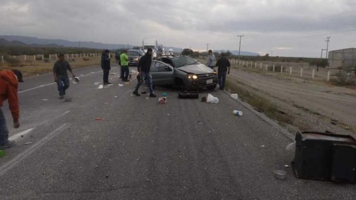 Volcadura deja dos mujeres heridas en la carretera Torreón-Saltillo
