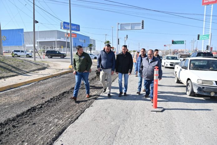 Inician trabajos de reparación de la calle Monclova