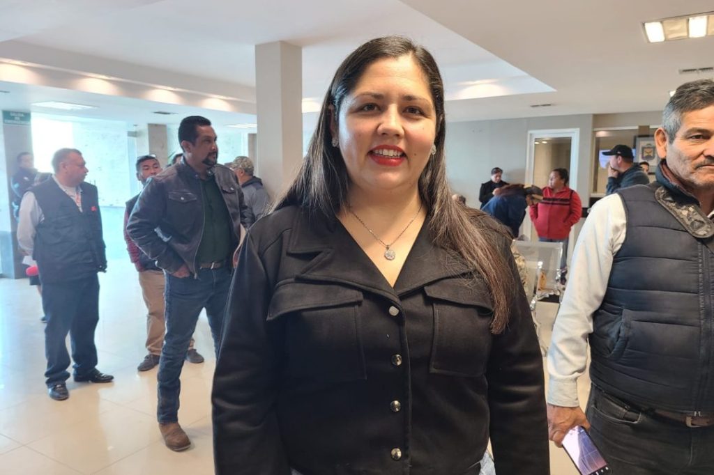 Pili Valenzuela, Alcaldesa de Nava