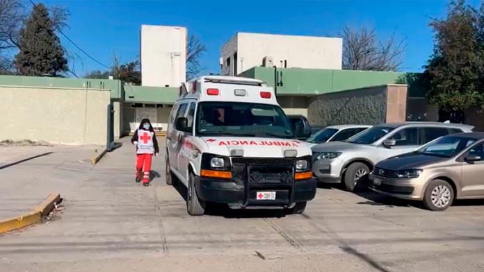 Volcadura deja a tres mineros heridos en la carretera estatal 20