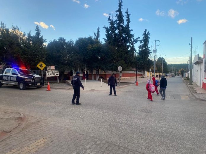 Policía Municipal de Arteaga despliega Operativo 'Regreso a Clases Seguro'