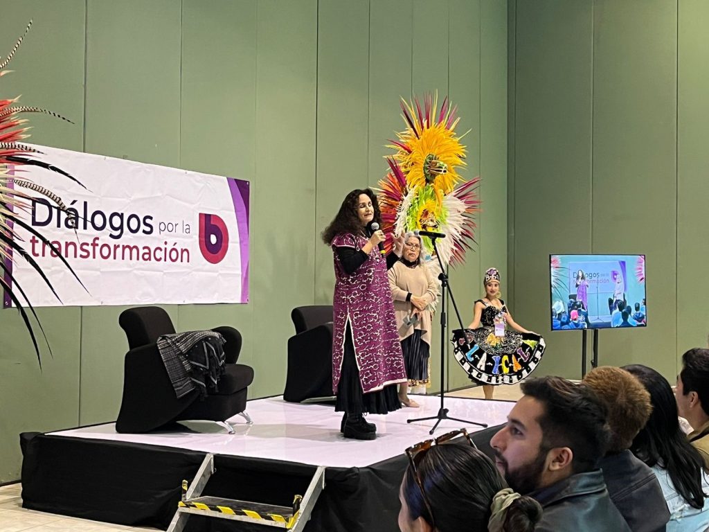 Miembros de la comunidad cultural realizan "Diálogos por la transformación" en Tlaxcala