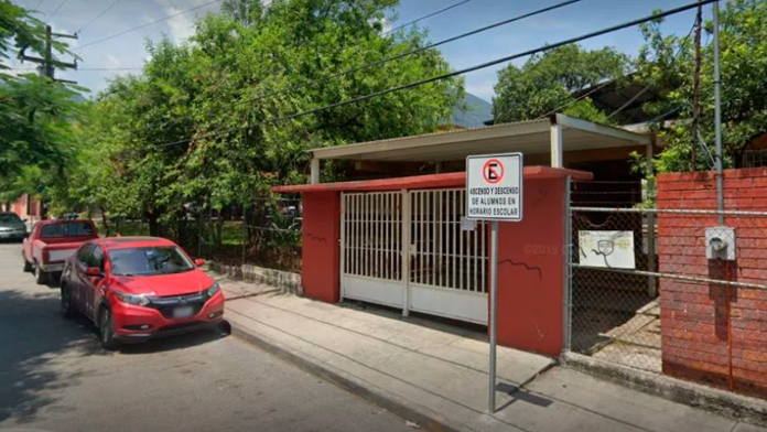 Sujeto atropelló a tres niños cuando iban saliendo de la escuela