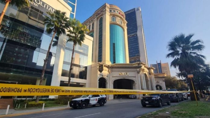 Asesinan a balazos a un hombre dentro de un hotel