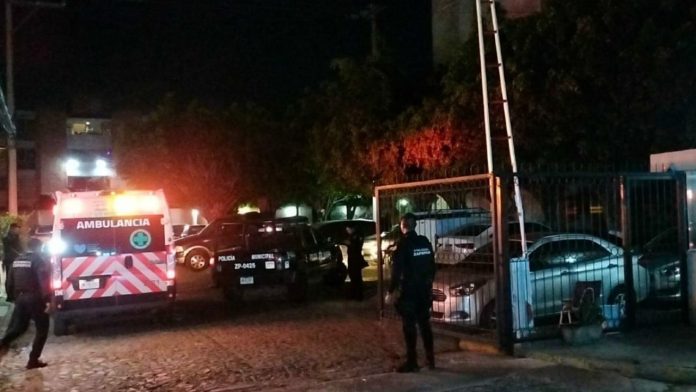 Hombre pierde la vida al caer de un edificio de 15 metros
