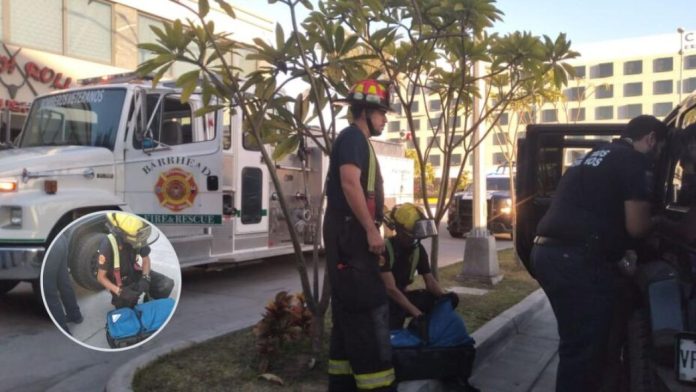 ¡Con todo y llaves!: Madre deja a sus hijas dentro del auto en Mazatlán