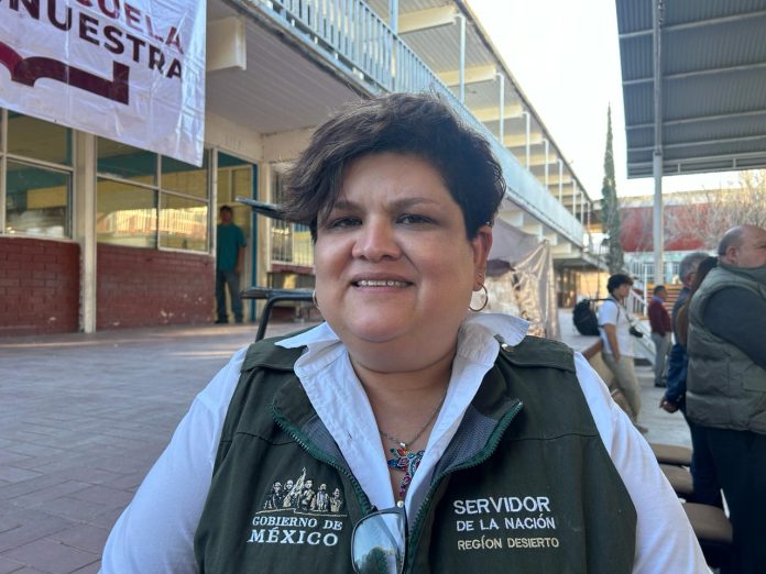 Realiza Bienestar entrega de tarjetas para adultos mayores