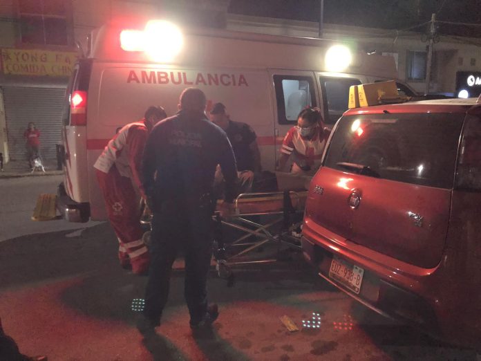 Dama lesionada en accidente en la zona centro