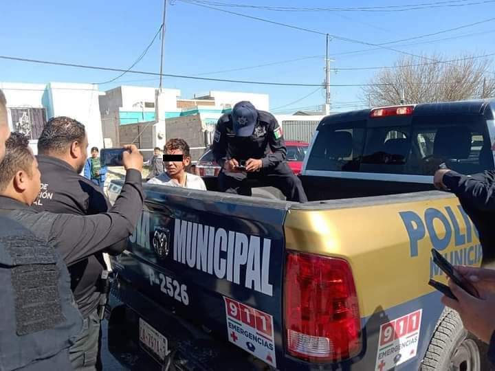 Joven es apuñalada tras revisarle el celular a su ex; le encontró mensajes con 'otra'