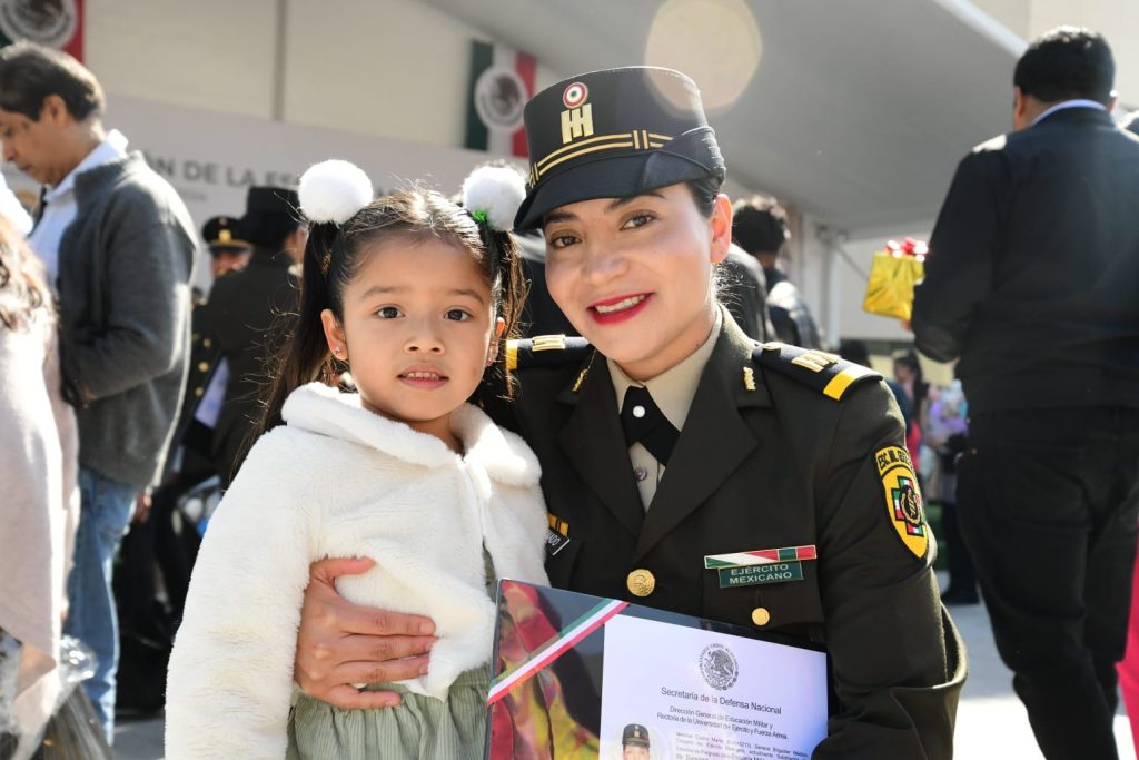 Se gradúan 219 médicos en diferentes especialidades de la Escuela Militar de Graduados de Sanidad