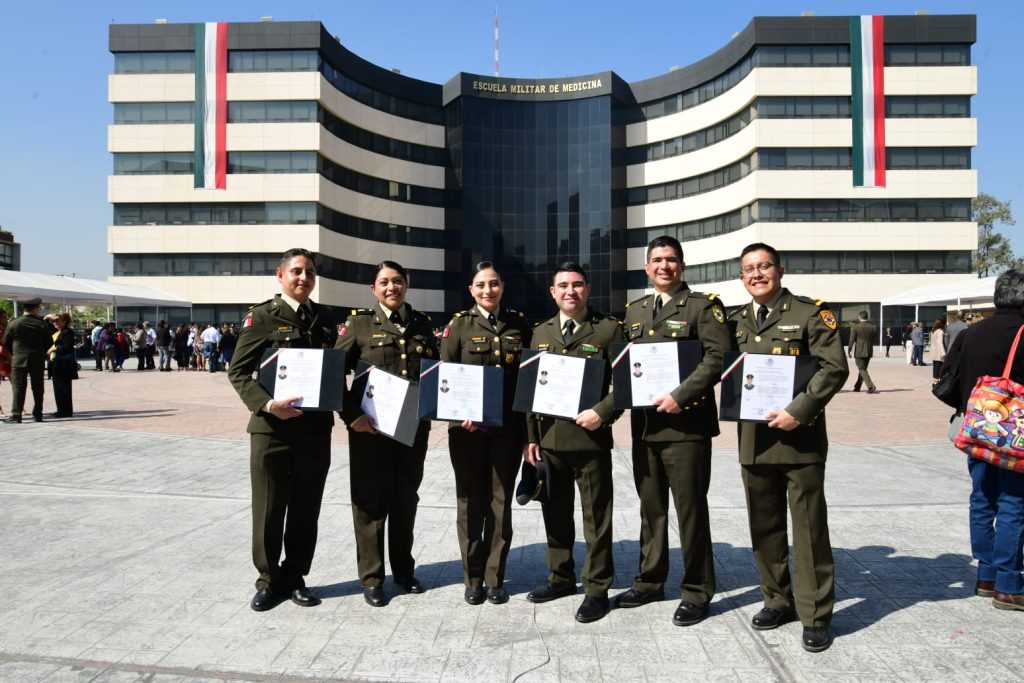 Se gradúan 219 médicos en diferentes especialidades de la Escuela Militar de Graduados de Sanidad