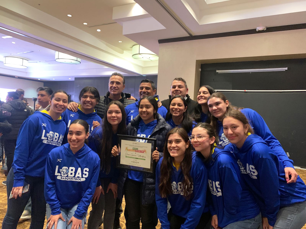 Las lobas de la UAdeC reciben Premio al Mérito Deportivo Municipal