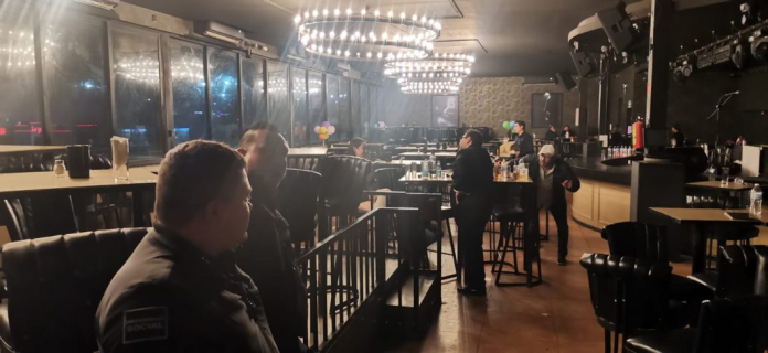 Cierran bar en Torreón por irregularidades; mantienen operativos de fin de semana