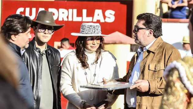 Recuerdan a Armando Guadiana con emotivo homenaje en la Plaza de Toros de Texcoco