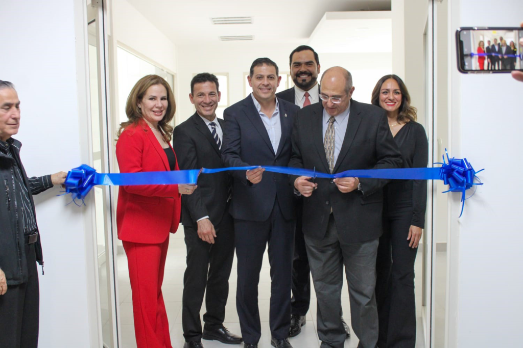 Rector Octavio Pimentel inaugura clínica en Facultad de Odontología Unidad Torreón