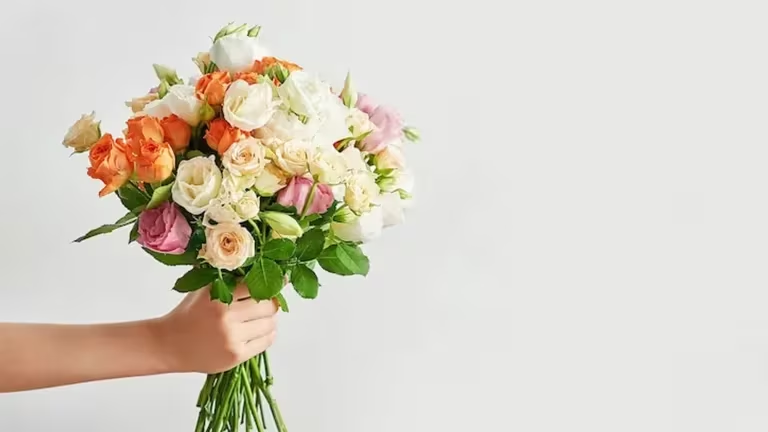 ¿Regalar flores el 29 de febrero? La tendencia de Tiktok inspirada en Morat