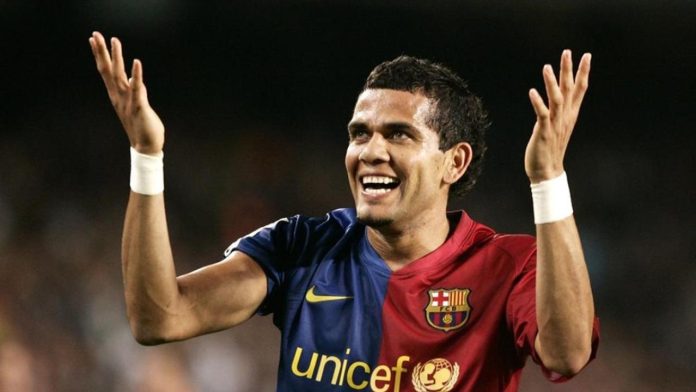 El Barcelona devuelve a Dani Alves a la lista de leyendas