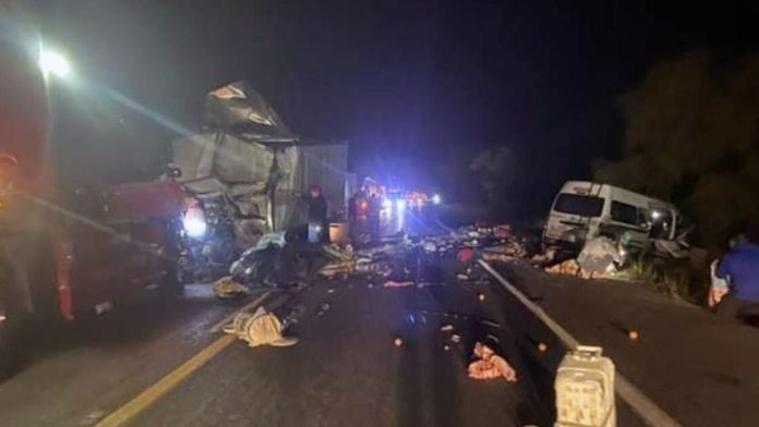 Fuerte accidente en la Carretera Nacional de Tamaulipas deja ocho víctimas mortales