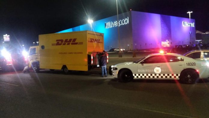 ¿No llegó tu pedido?: Sujetos armados roban camioneta de reparto de paquetería