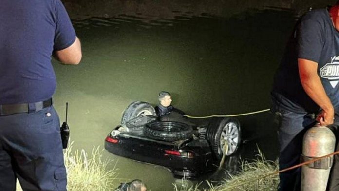 Siete fallecidos tras caída de vehículo en canal de agua