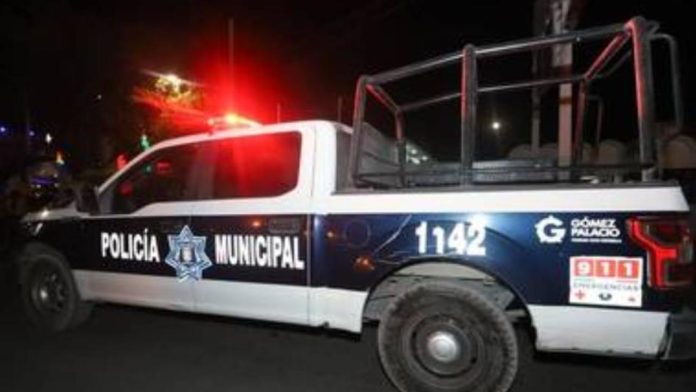 Madre localiza a su hijo sin vida; estaba colgado del patio de su casa