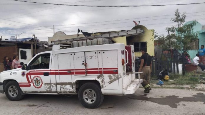 Incendio deja a dos niños heridos; la madre fue detenida