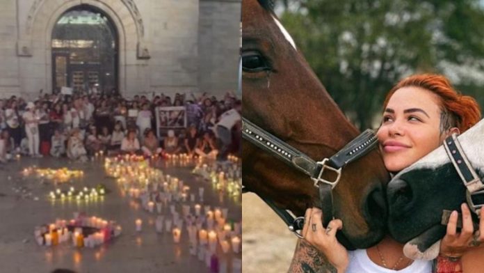 Entre veladoras y pancartas crean homenaje a Elena Larrea en el Palacio de Bellas Artes