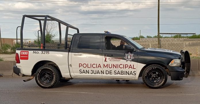 Elementos de la policía preventiva acudieron a tomar conocimiento del llamado de una mujer herida