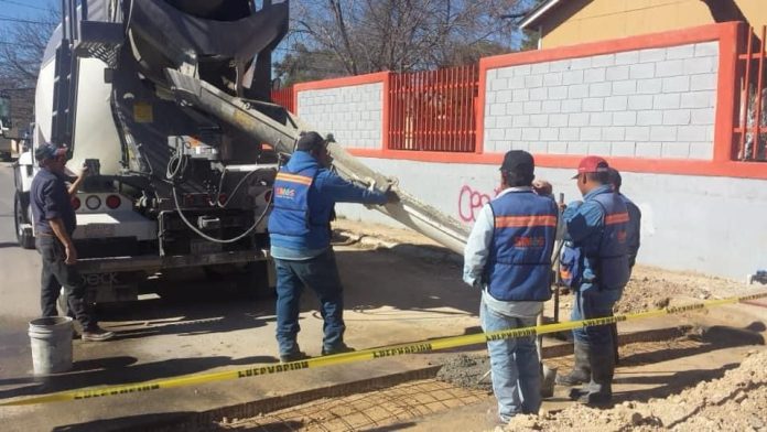 Simas Acuña trabaja para mejorar las vialidades