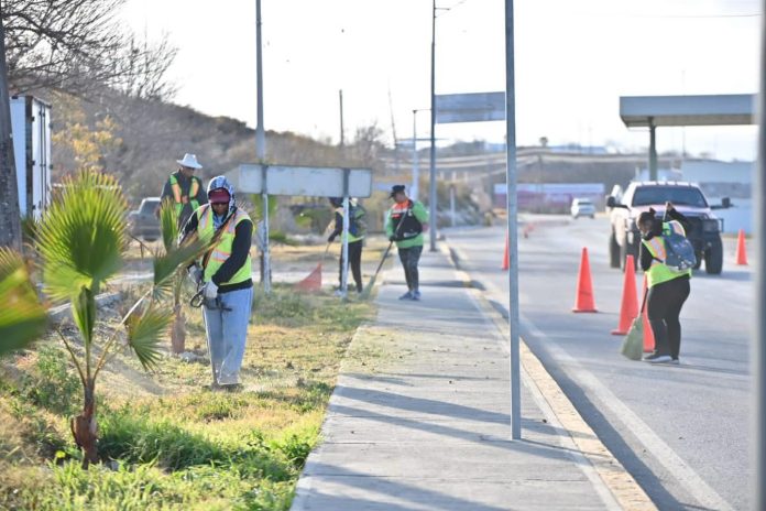 Imagen Urbana trabaja para mantener un Acuña limpio