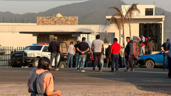 Pareja va a feria y los encuentran muertos en motel