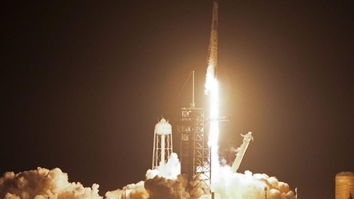 SpaceX lanza nueva tripulación a la Estación Espacial Internacional