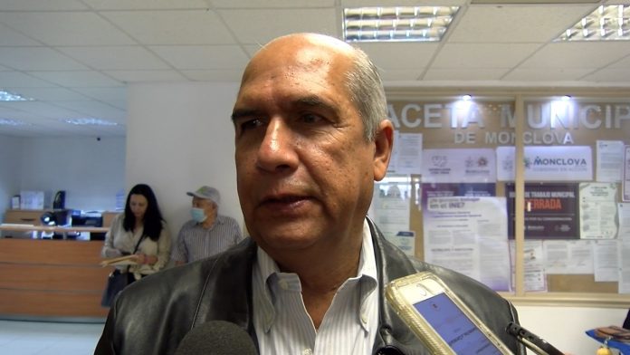 El presidente municipal Dávila Delgado, presenta este miércoles a quien será el nuevo director del Instituto Municipal de la Juventud.