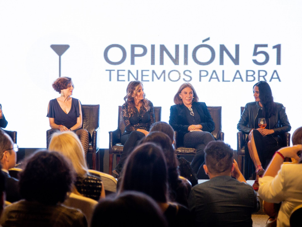 Periodistas mexicanas lanzan iniciativa 'Cambia El Número' tras filtración de datos personales