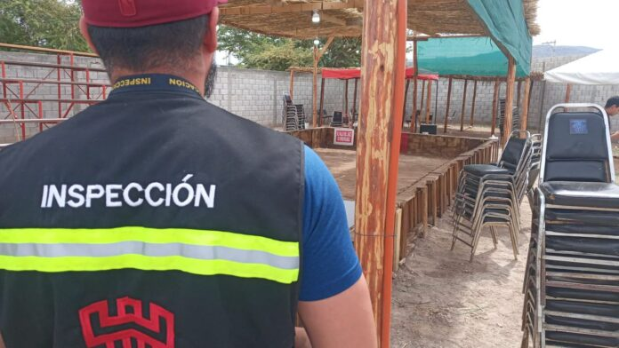 Clausuran establecimiento por realizar peleas de gallos y vender alcohol sin permiso