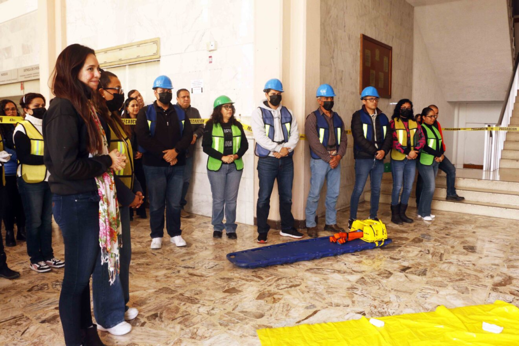 UAdeC realizan simulacro por golpe de calor, con protección civil universitaria