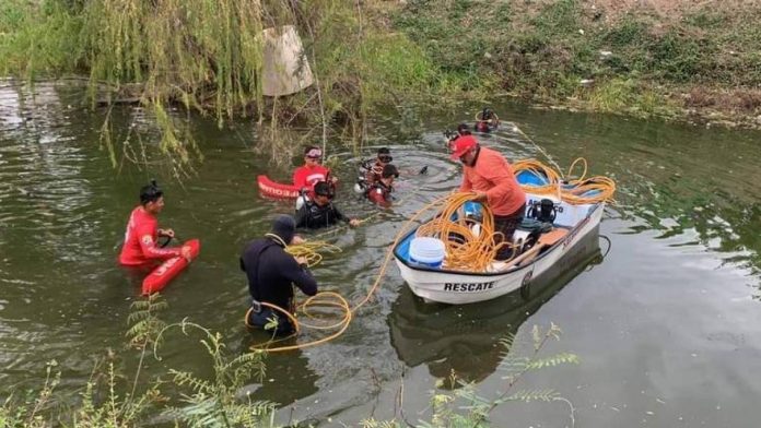 Un joven y su tío desaparecen tras accidente al nadar en laguna