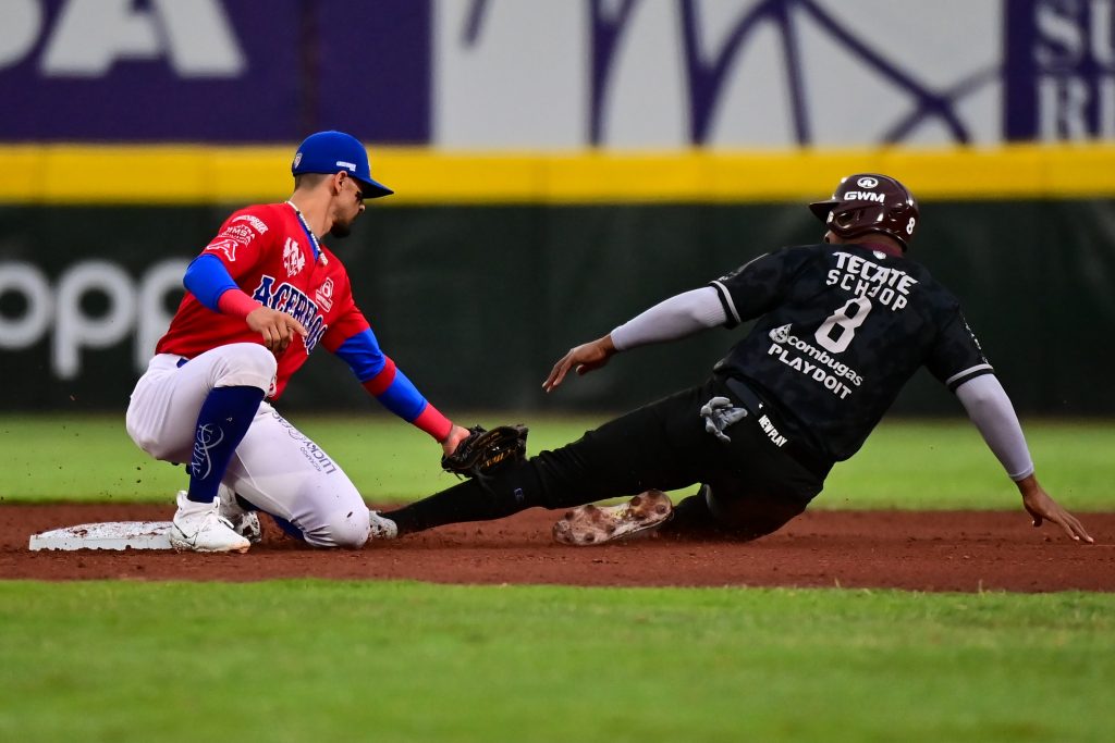 La Furia Azul apalea a Los Algodoneros