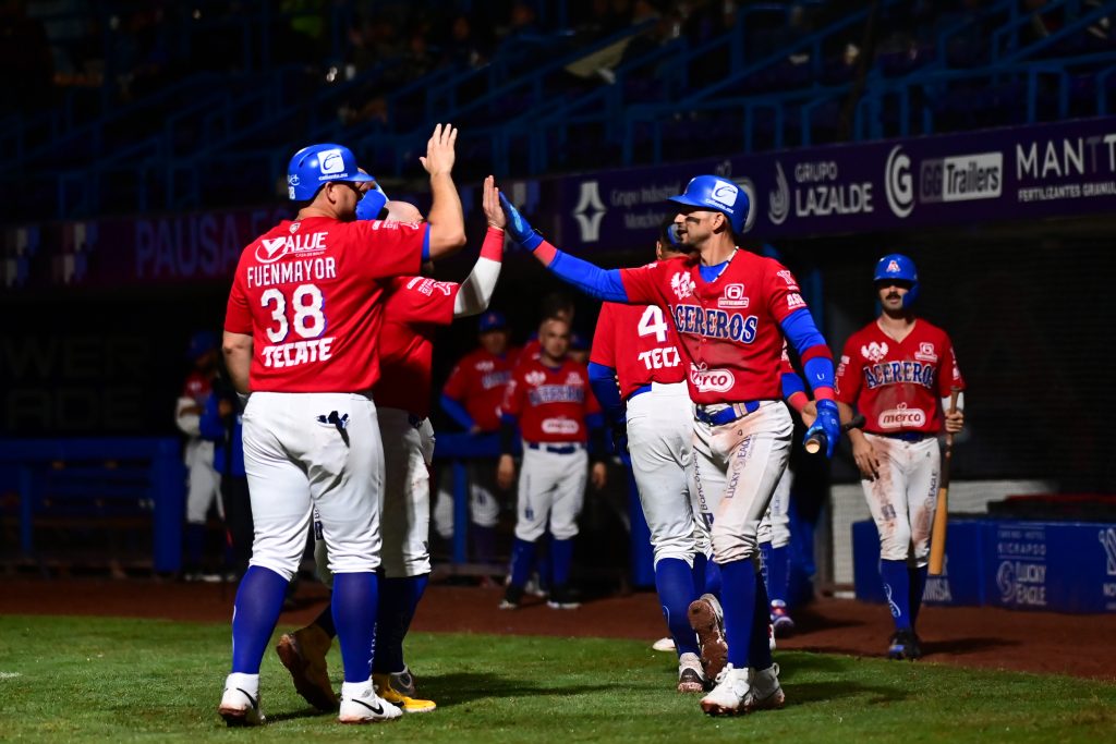 La Furia Azul apalea a Los Algodoneros