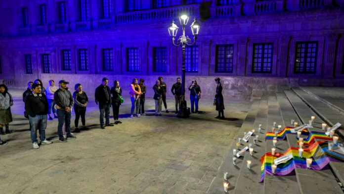 Comunidad LGBTIQ+ exige justicia y despide a Josban Humberto en emotiva velada