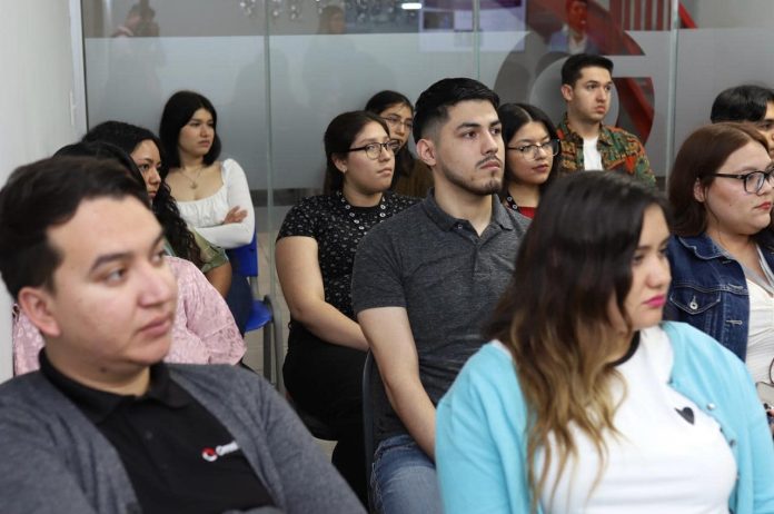 DIF Acuña sigue adelante con pláticas en empresas