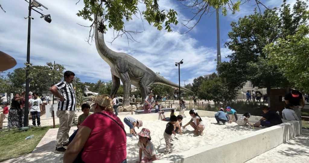 Alameda de Ramos Arizpe, playa, sol y dinosaurios, mayor atractivo de la región