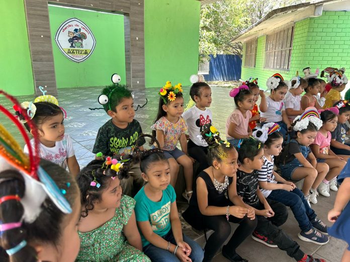 Destacan creatividad con peinados locos en jardines de niños de Monclova