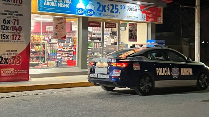 Encapuchados asaltan comercio se llevan efectivo